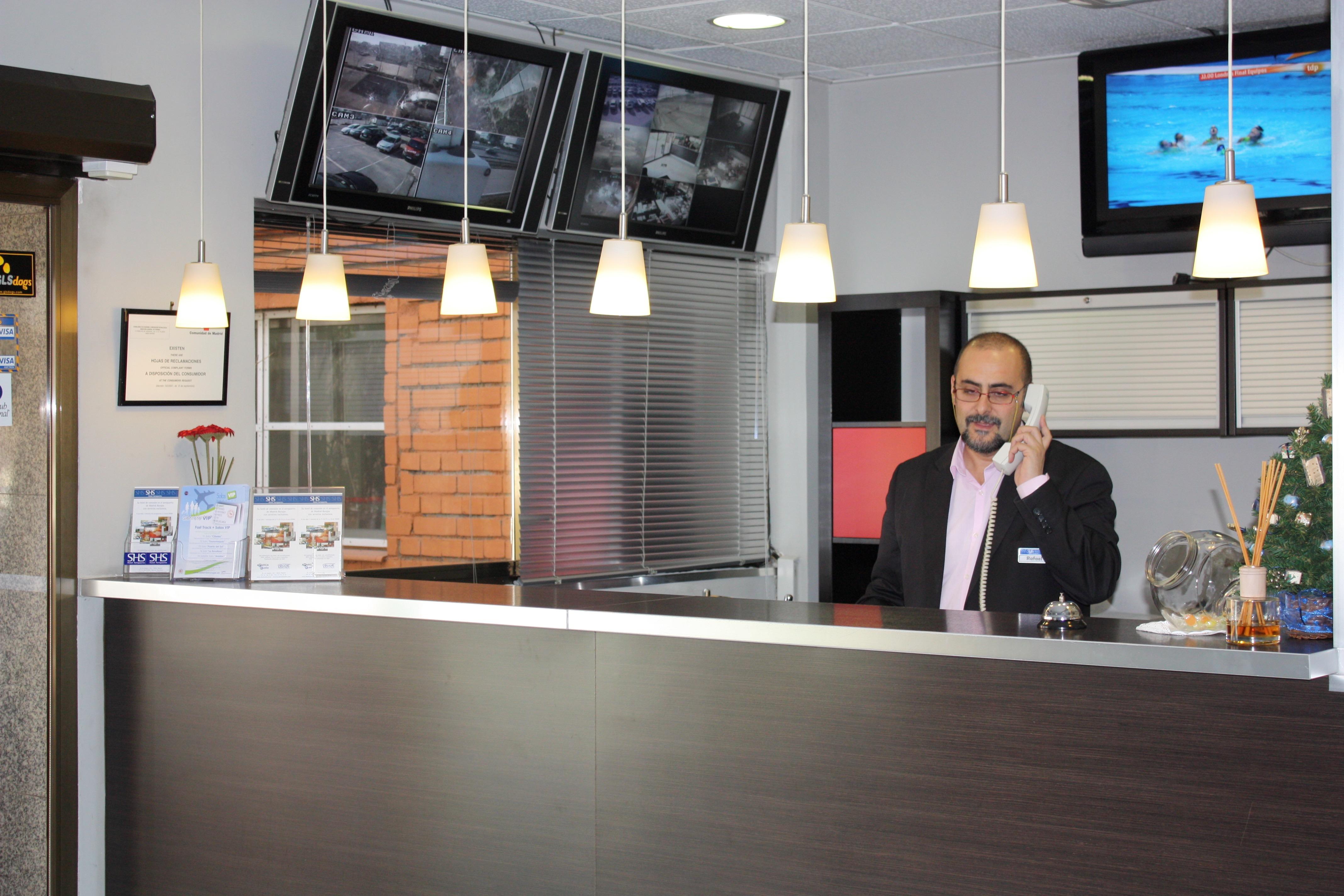 Ap Hotel Madrid Airport Экстерьер фото