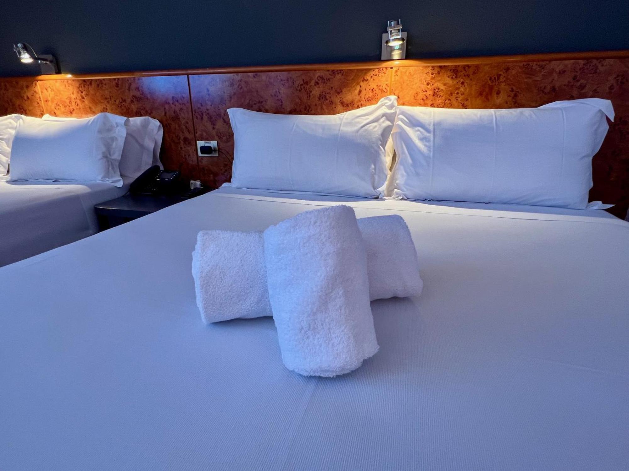 Ap Hotel Madrid Airport Экстерьер фото