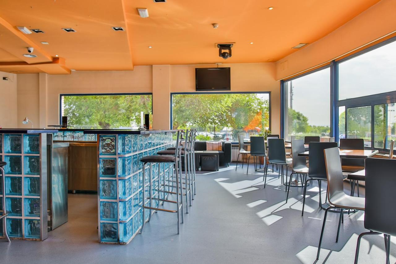 Ap Hotel Madrid Airport Экстерьер фото