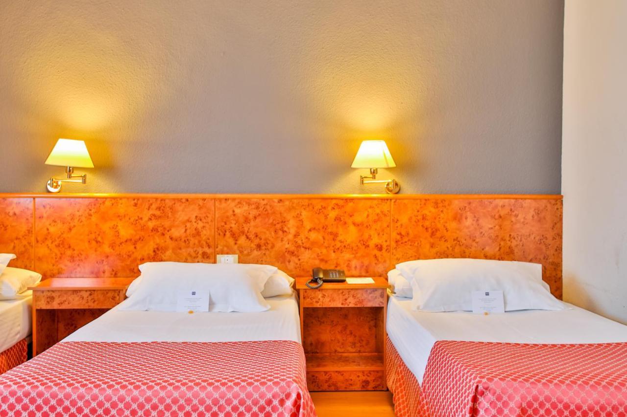 Ap Hotel Madrid Airport Экстерьер фото
